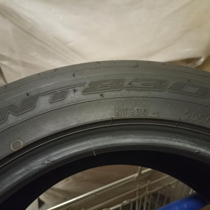 Nitto NT830 205/55 R16 94W