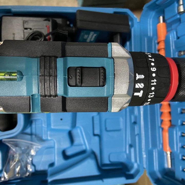 Шуруповерт Makita 38v Ударный новый!