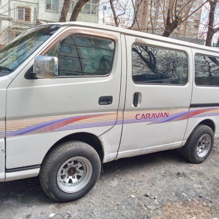 Nissan Caravan, 2003