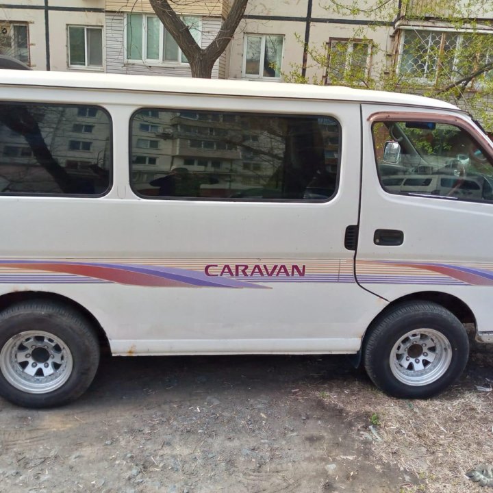 Nissan Caravan, 2003