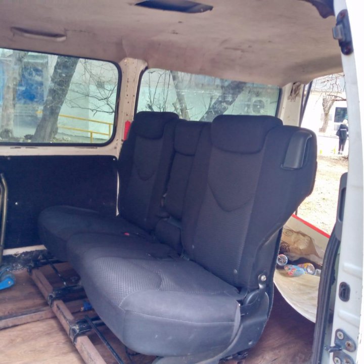 Nissan Caravan, 2003