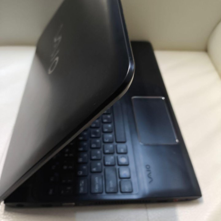 SONY VAIO SVE1511c1RB, Япония INTEL CORE B970/4gb