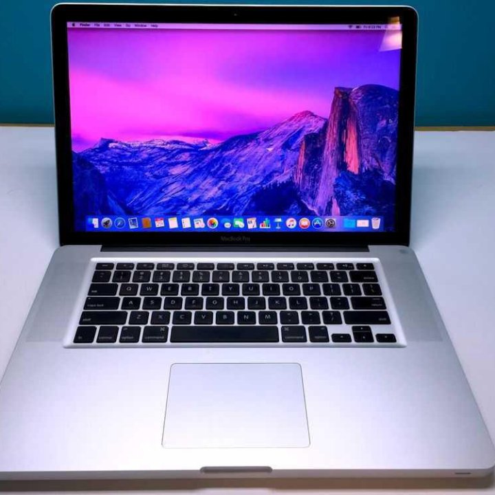 Макбук MacBook Pro core i5/ 8 Гб/ ssd 256