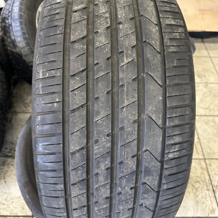 Летняя шина Hankook 285/35/R22