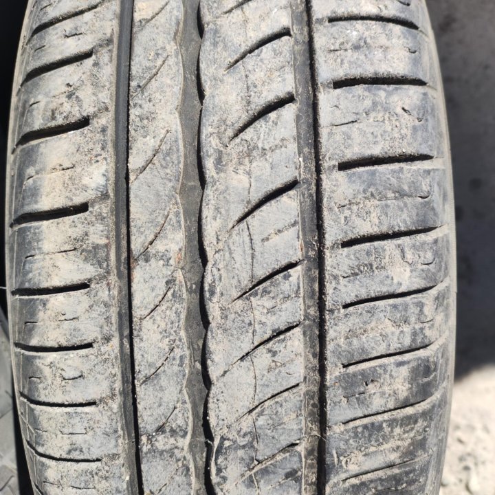 PIRELLI P1 185/60/15 ЛЕТО 4 ШТ.