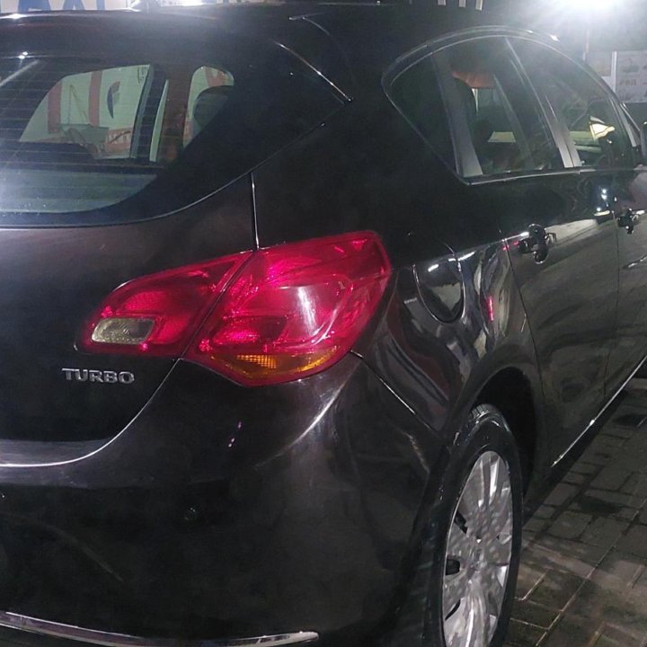 Opel Astra, 2013