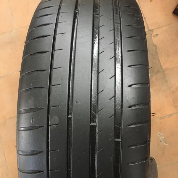 Michelin Pilot Sport 4S