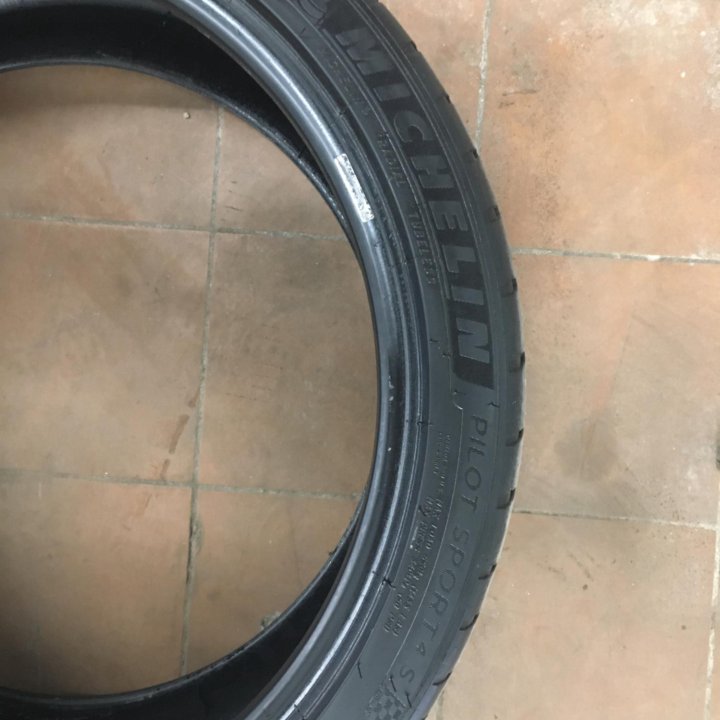 Michelin Pilot Sport 4S