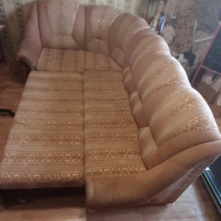 Угловой диван раздвижной и кресло