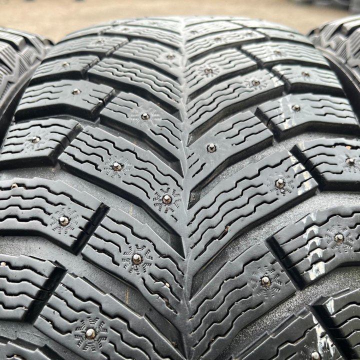 Зима Michelin X-Ice North 4 205/55 R16 94T