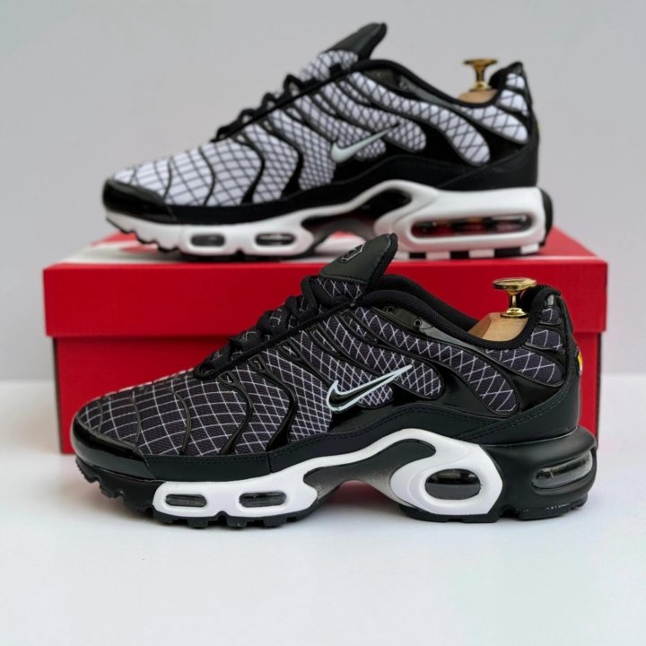 Кроссовки Nike Air Max Tn Plus