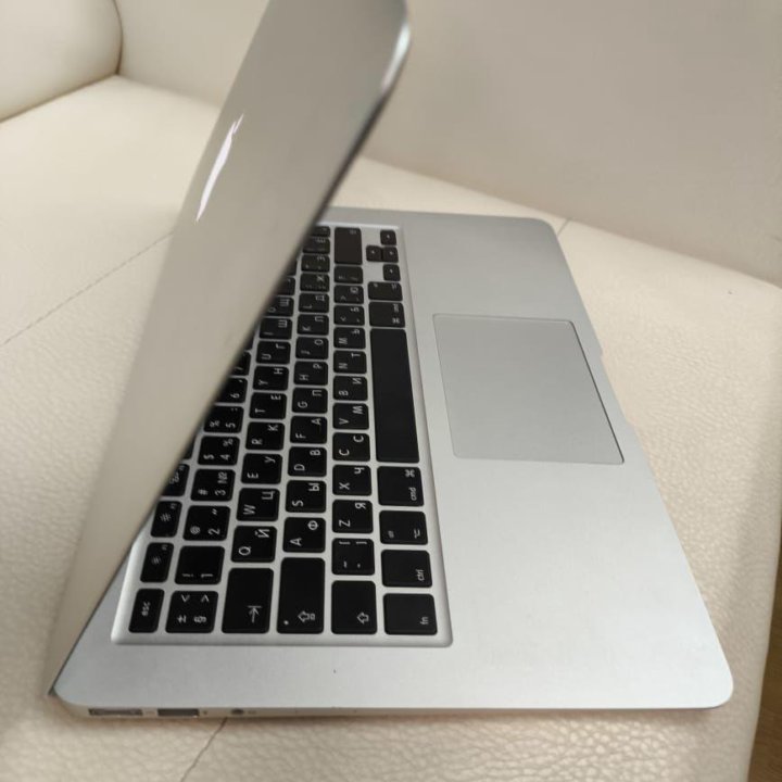 MacBook Air 13 2014 95 циклов, CORE I5 1.4ghz х4/4