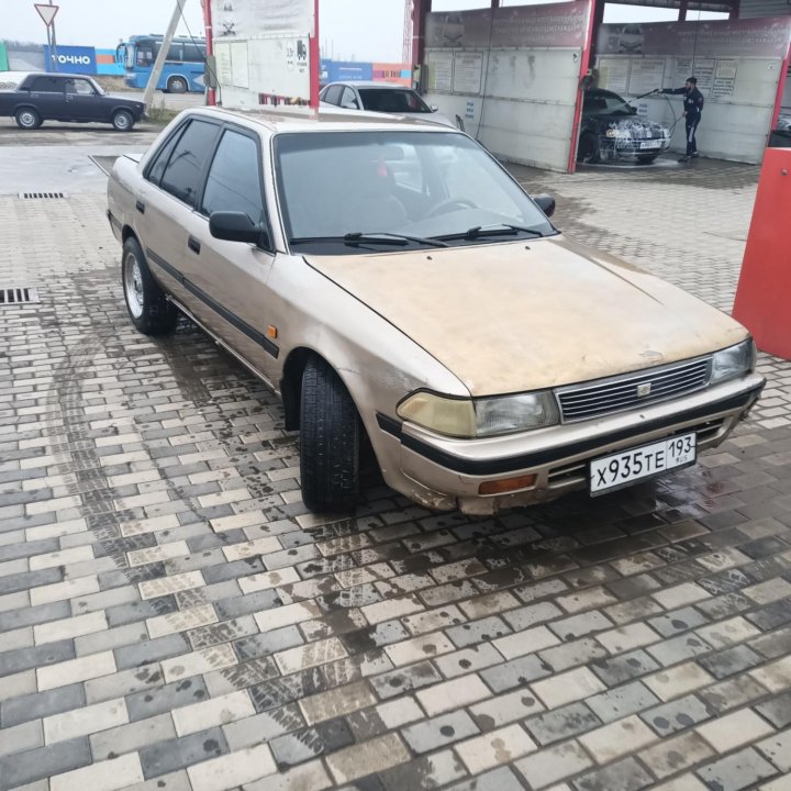 Toyota Carina, 1989