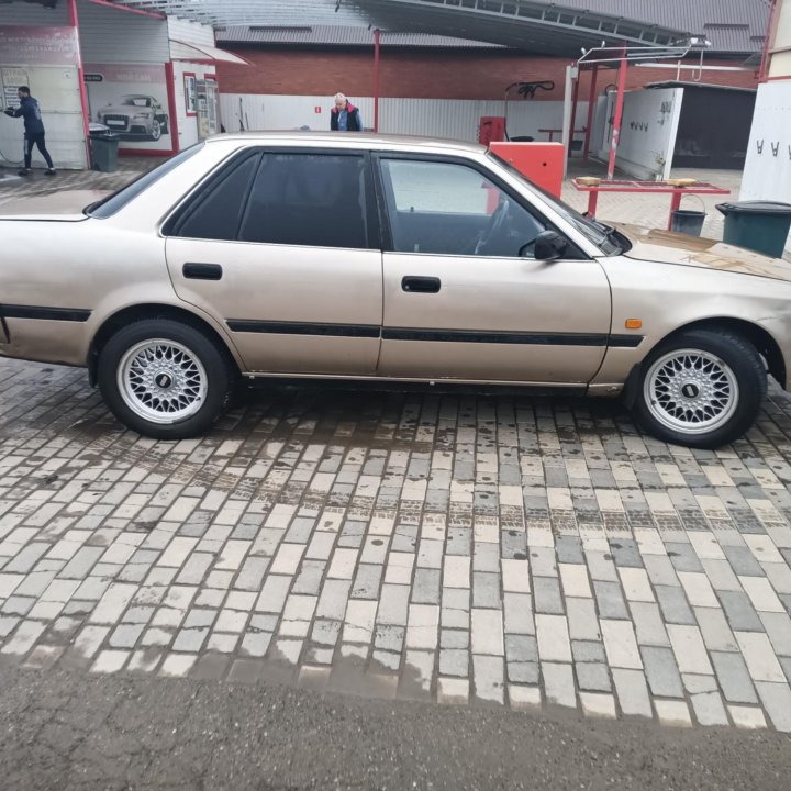 Toyota Carina, 1989