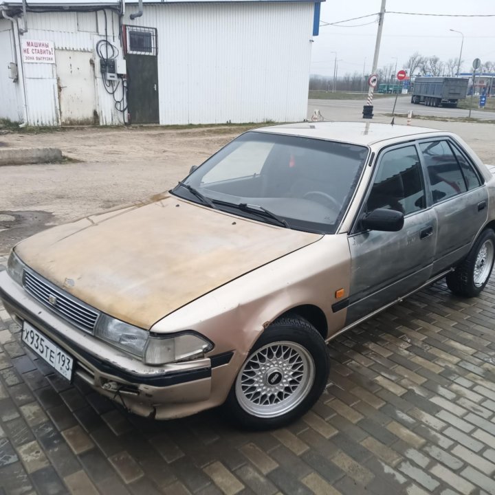 Toyota Carina, 1989