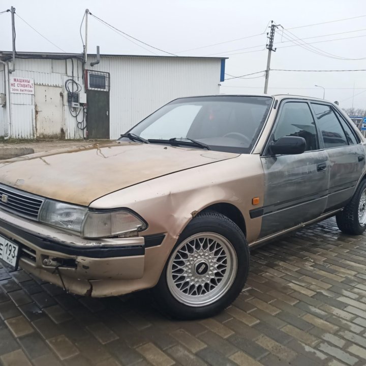 Toyota Carina, 1989