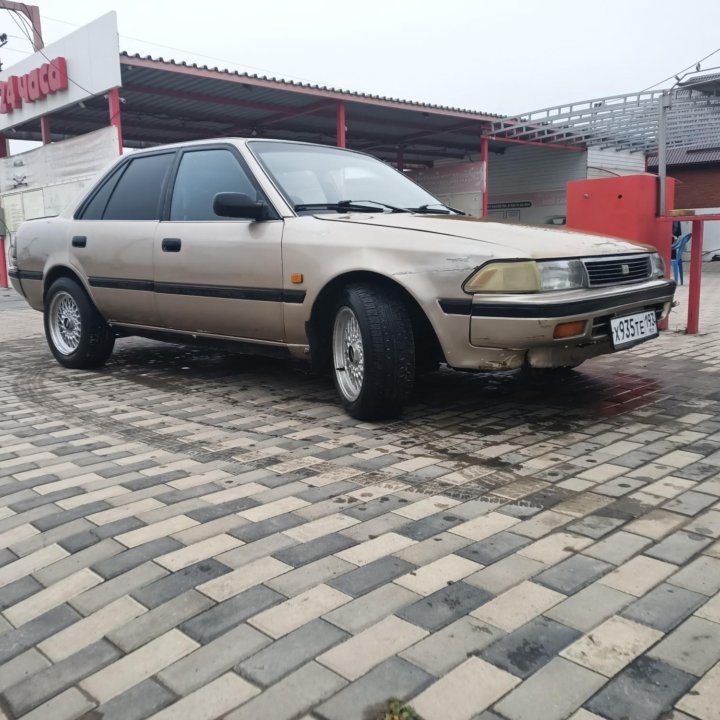 Toyota Carina, 1989