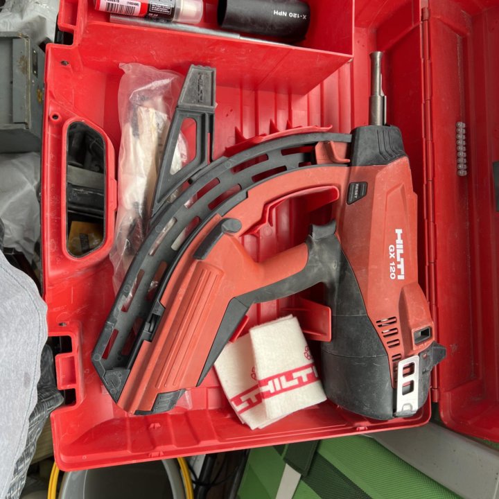 Продам газовый монтажный пистолет Hilti