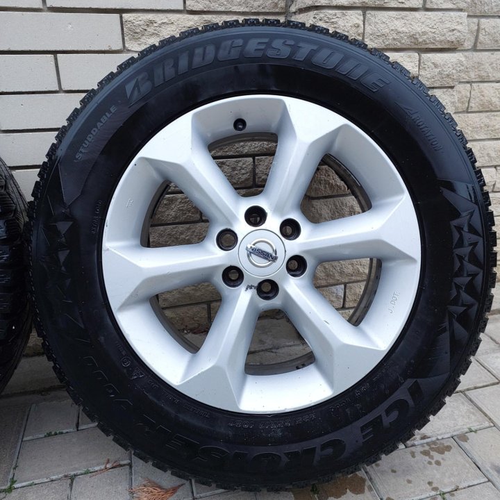 r17 6x114.3 оригинал 235/65/17 Navara Pathfinder