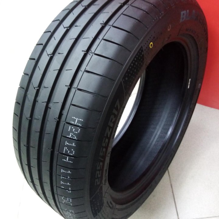 225/55R17 compasal Blazer uhp ll