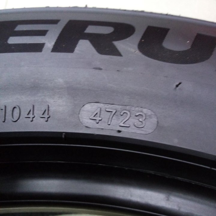 225/55R17 compasal Blazer uhp ll