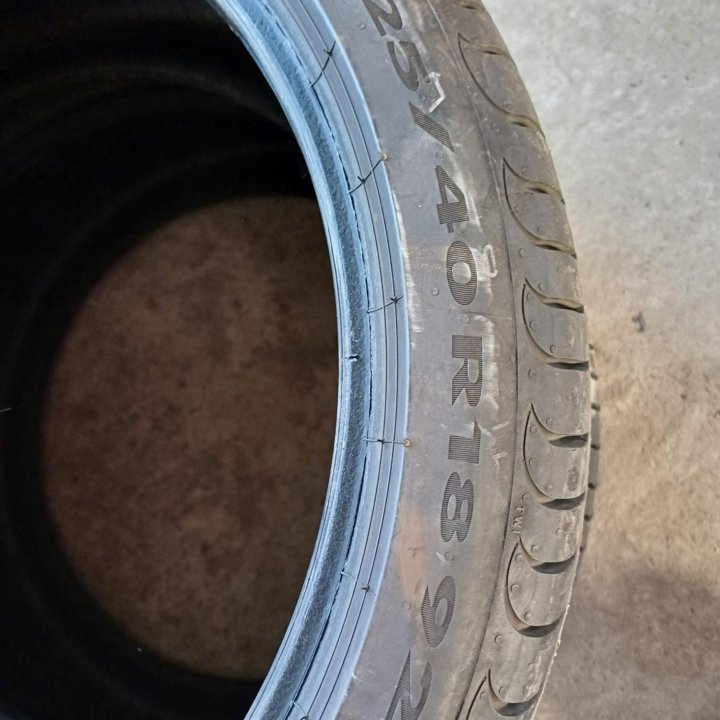 Pirelli 225/40/18, 2шт