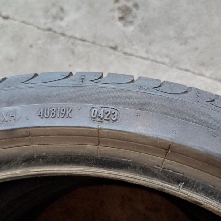 Pirelli 225/40/18, 2шт