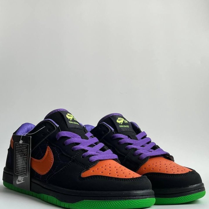 Кросcoвки Nike SB Dunk Low Night of Mischief Hallo