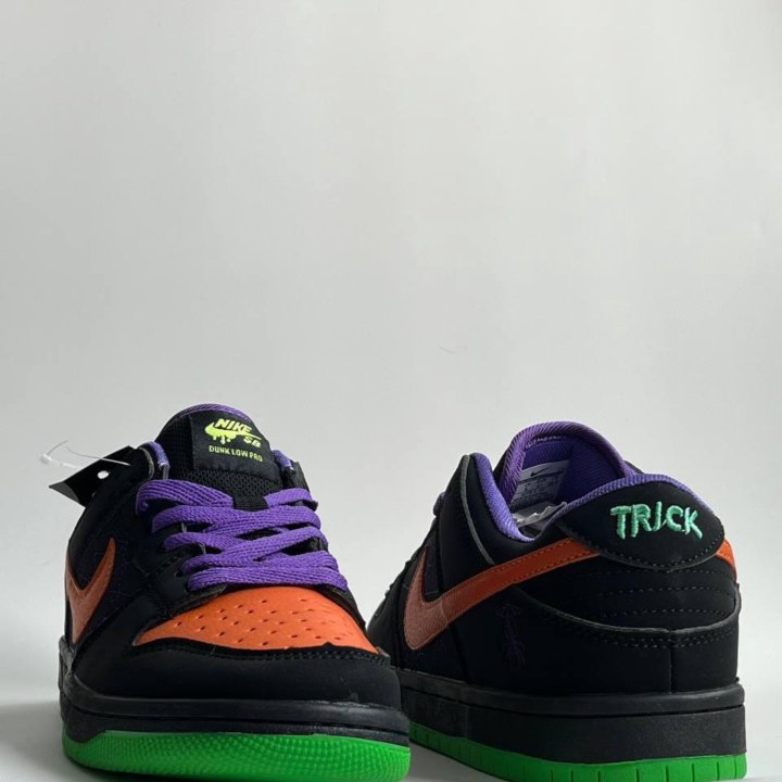 Кросcoвки Nike SB Dunk Low Night of Mischief Hallo