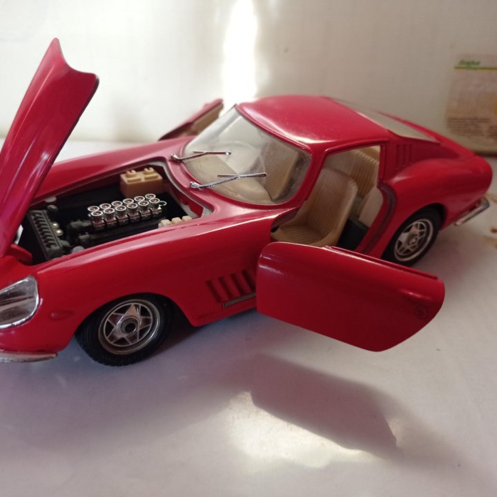 Машинка Ferrari