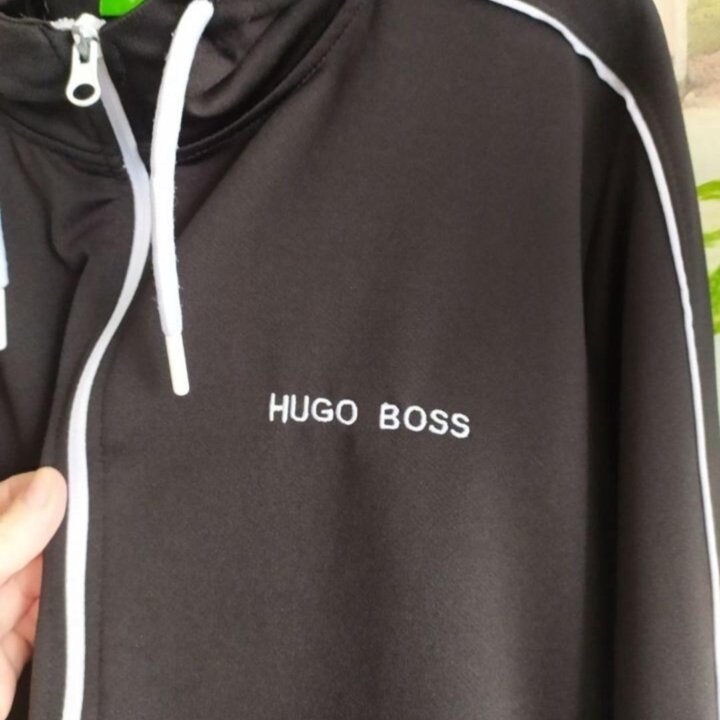 Олимпийка Hugo Boss 44,46 размер