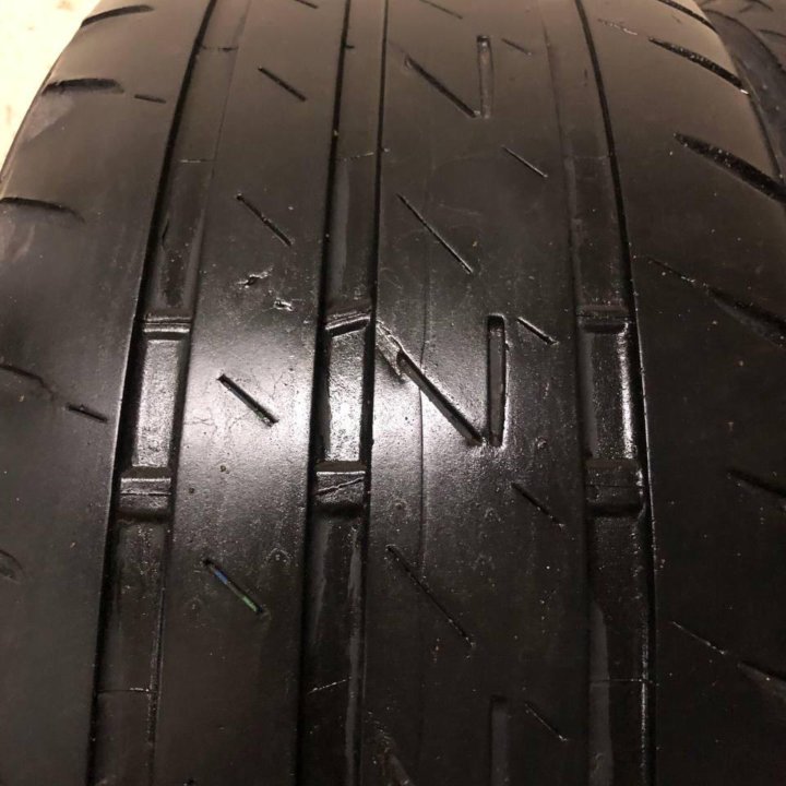 Шины Bridgestone 215/50R17; летние