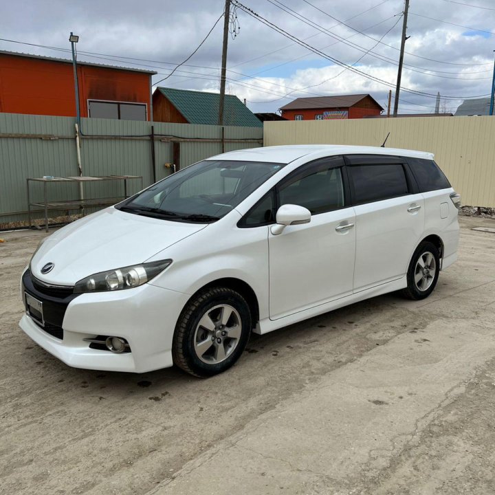 Toyota Wish, 2013