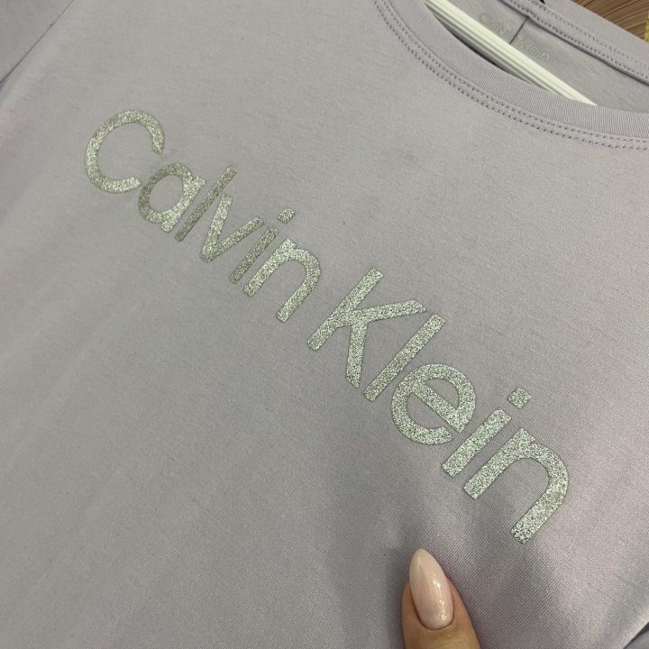 Футболка Calvin Klein ( новая ,оригинал)