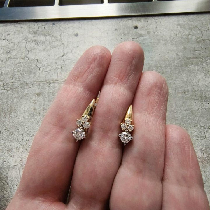 Серьги AU с бриллиантами