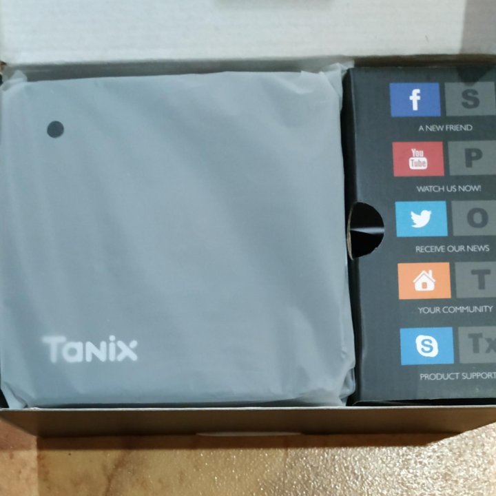 Tanix W2- 4/32Gb (новая)