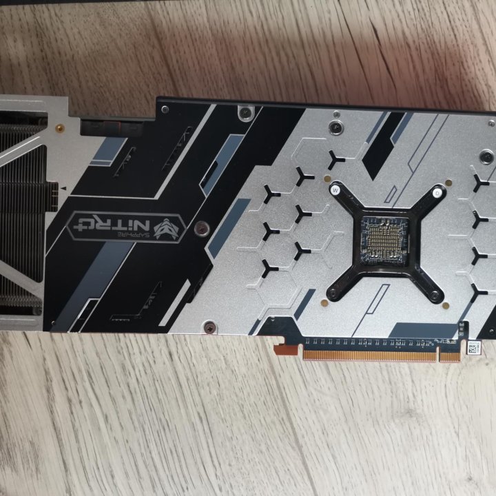 Sapphire RX 5700 XT nitro+