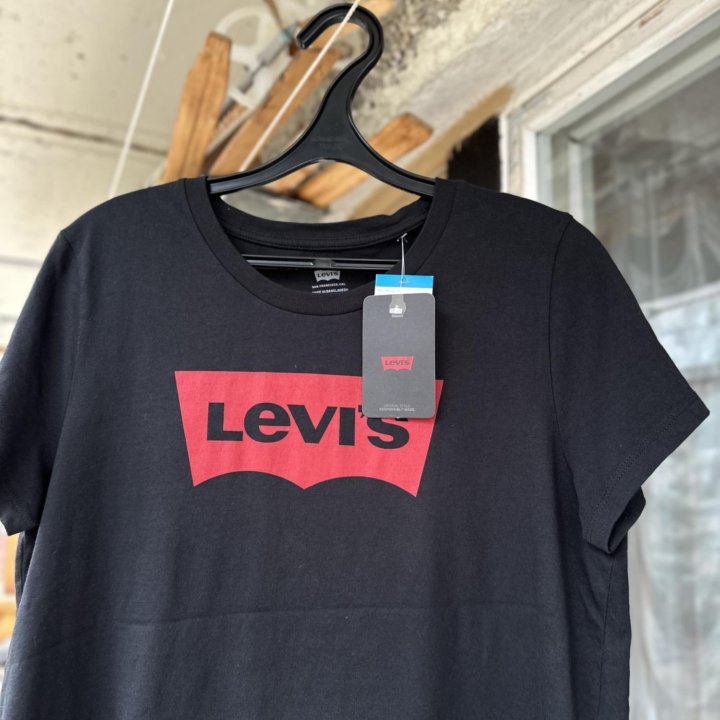 Футболка LeviS