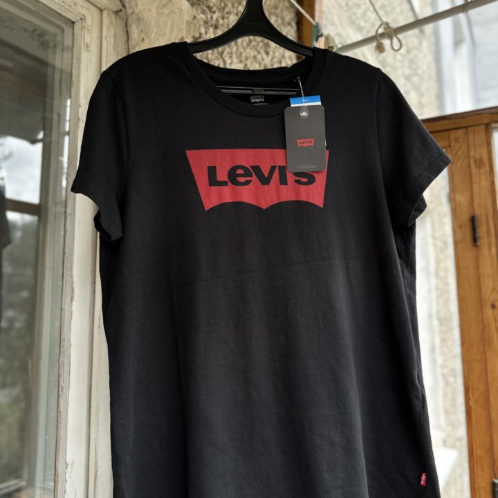 Футболка LeviS