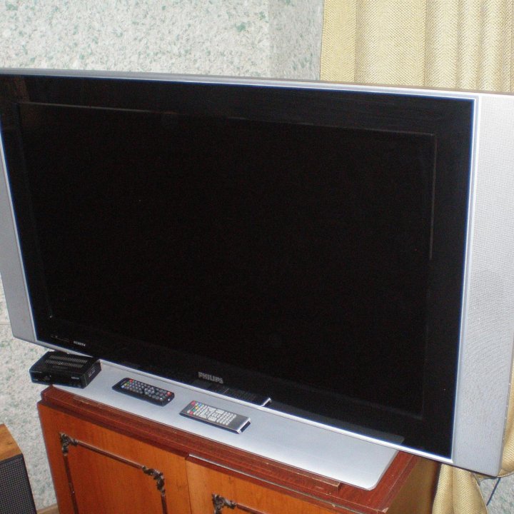 Телевизор Philips 42PF7420/10