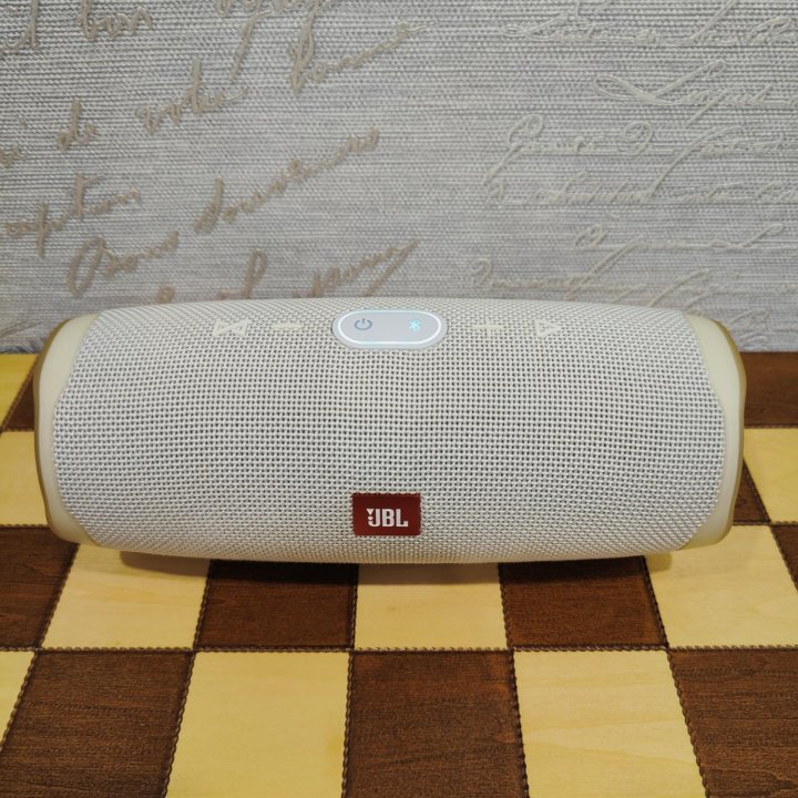 JBL Charge 4