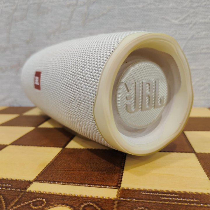 JBL Charge 4