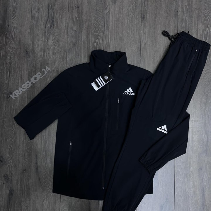 Спортивный костюм Adidas