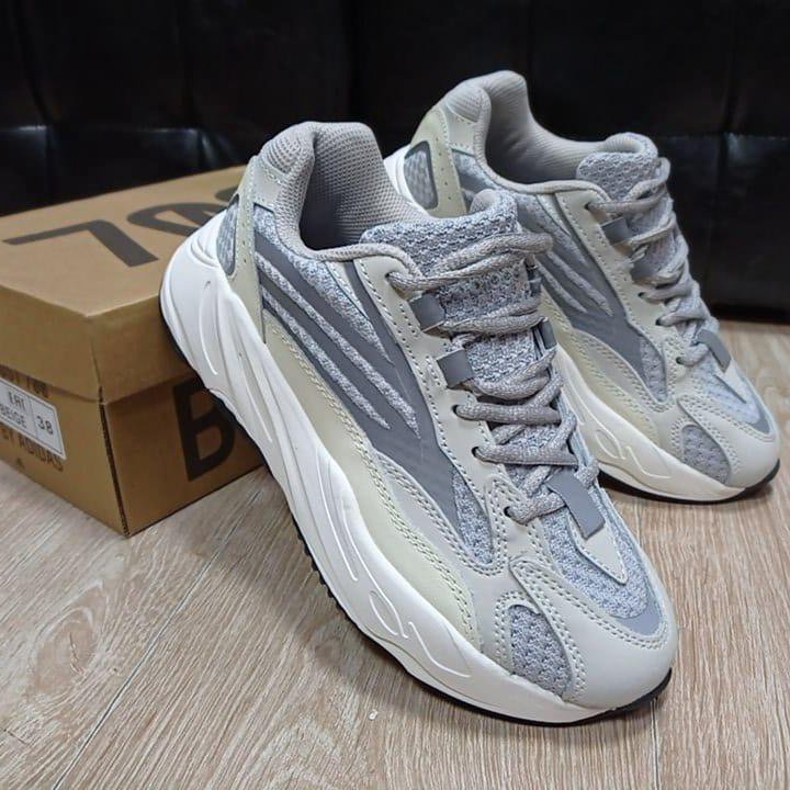 Кроссовки adidas yeezy boost 700 v3