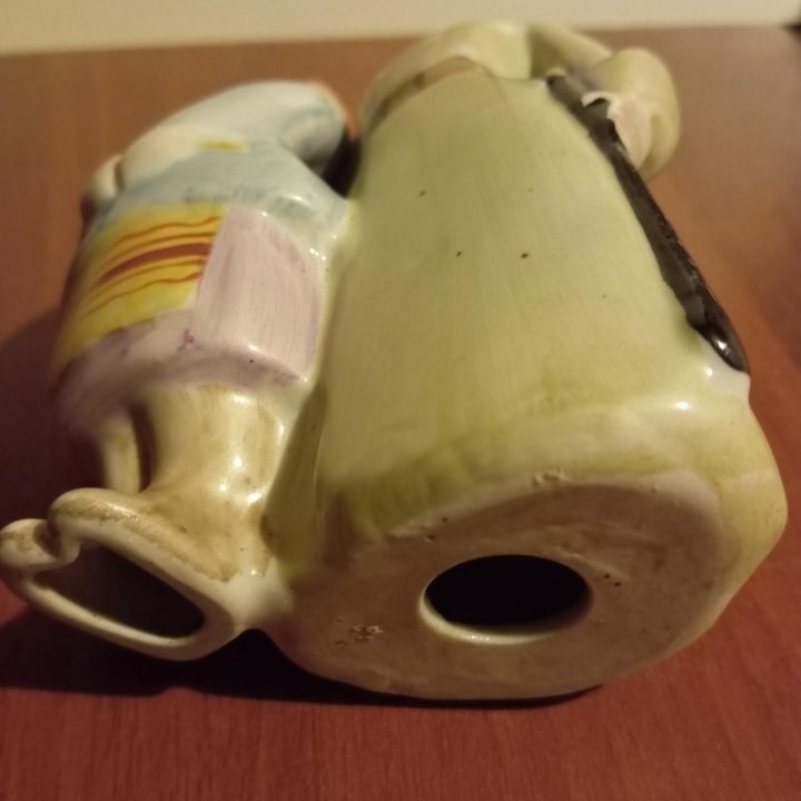 Фарфоровая статуэтка