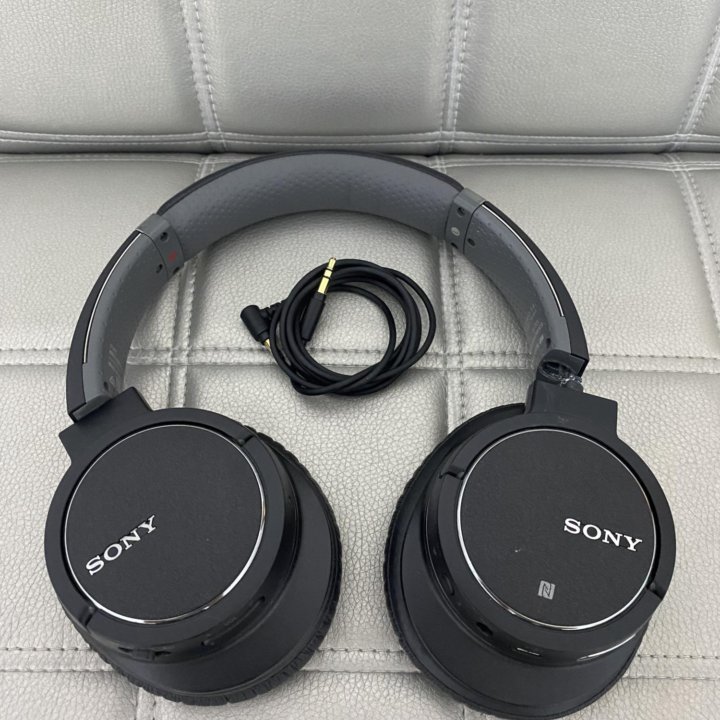 Беспроводные наушники Sony MDR-ZX770BN (сломаны)