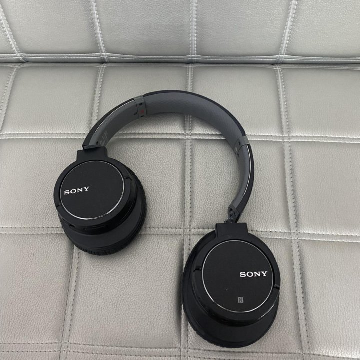 Беспроводные наушники Sony MDR-ZX770BN (сломаны)