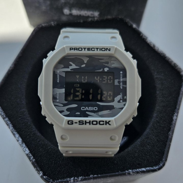 Часы Casio G-Shock DW5600CA-8DR