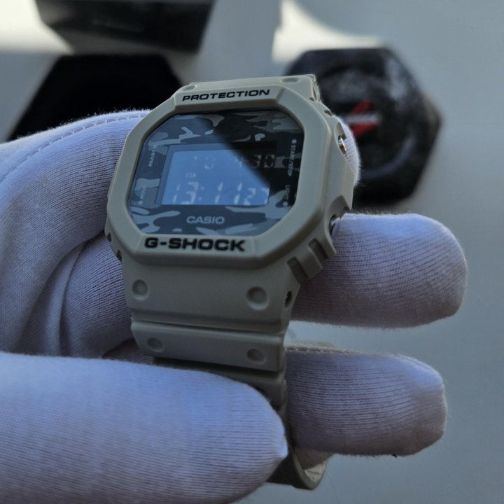 Часы Casio G-Shock DW5600CA-8DR