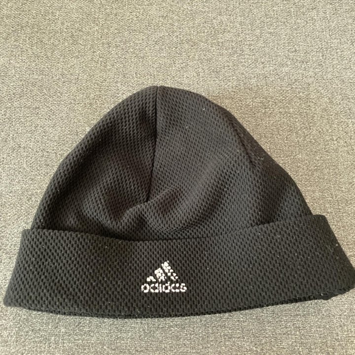 Шапка Adidas (не оригинал)